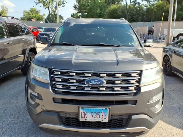 Used 2017 White Ford XLT image 2