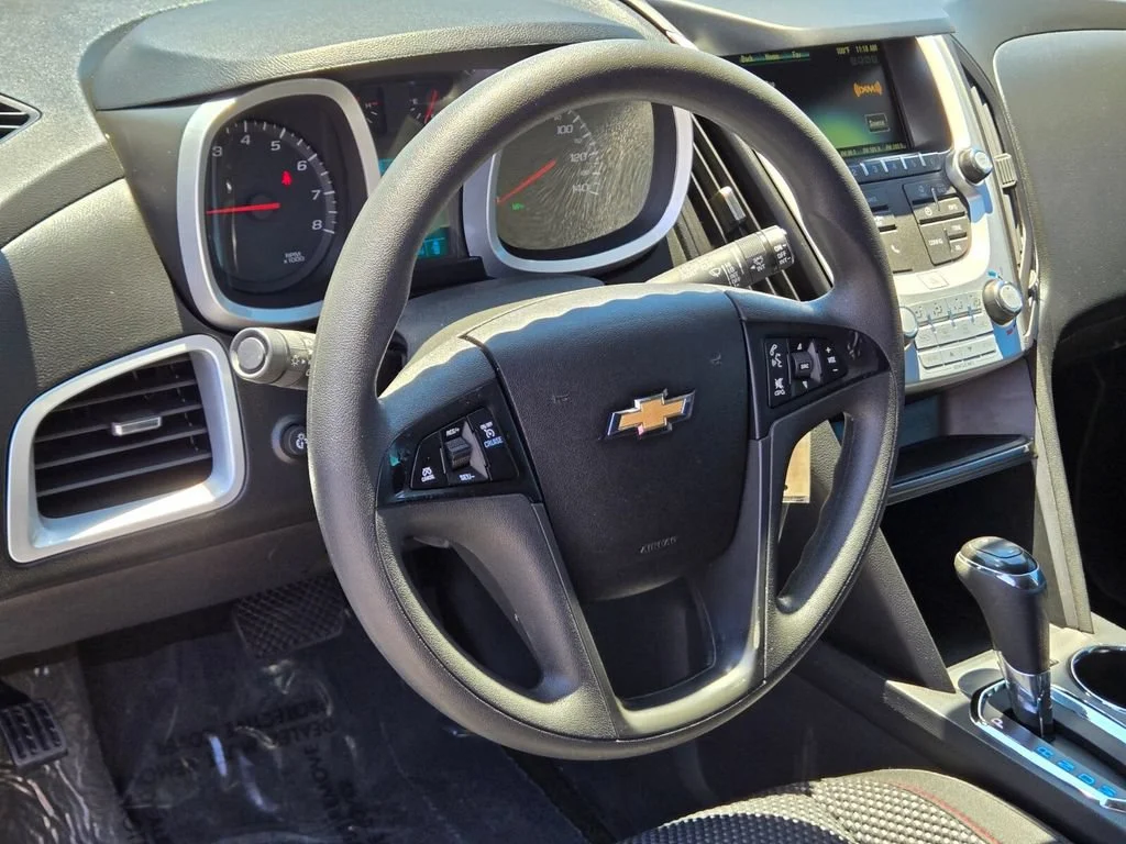 Used 2017 SUMMIT WHITE Chevrolet LS image 18