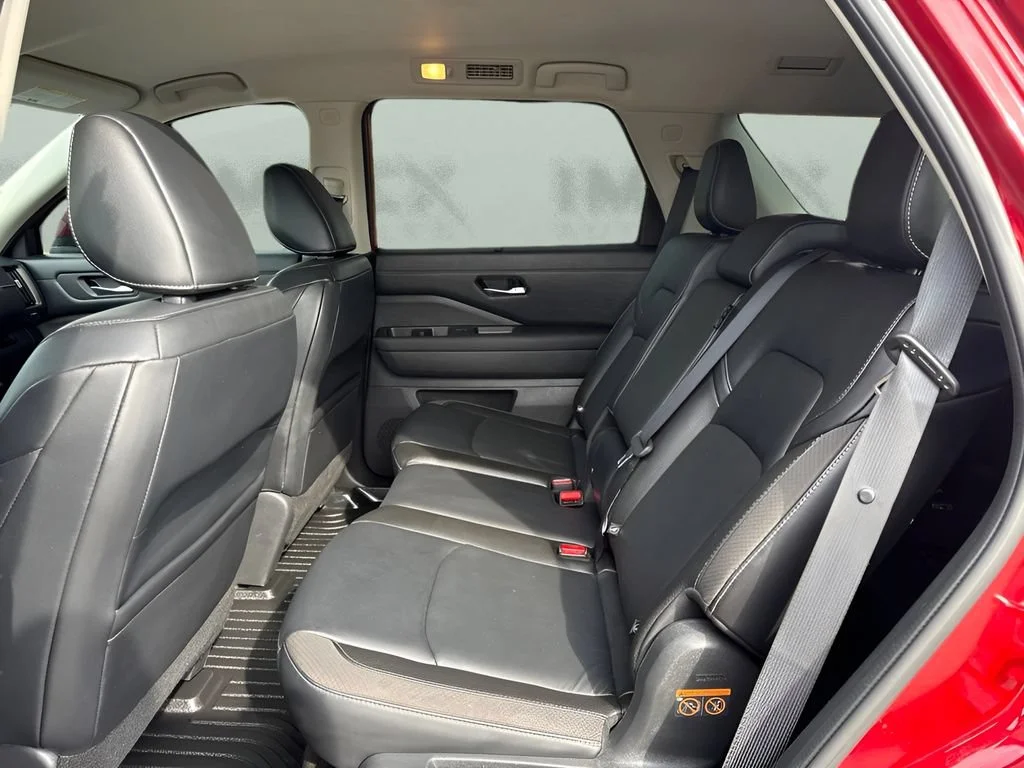 Used 2022  Nissan SL image 23