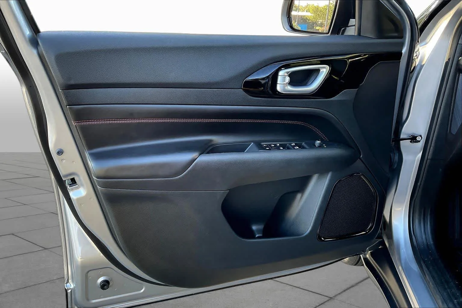 Used 2023 Billet Silver Metallic Clearcoat Jeep Trailhawk image 21