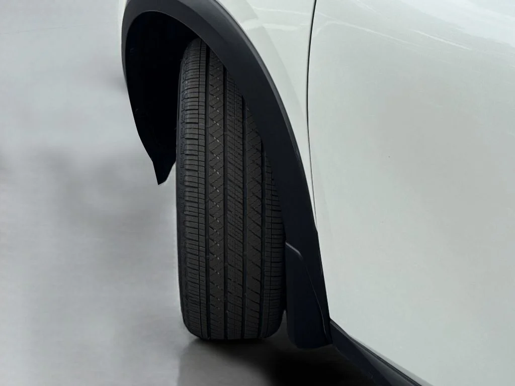 Used 2023 White Nissan Platinum image 49