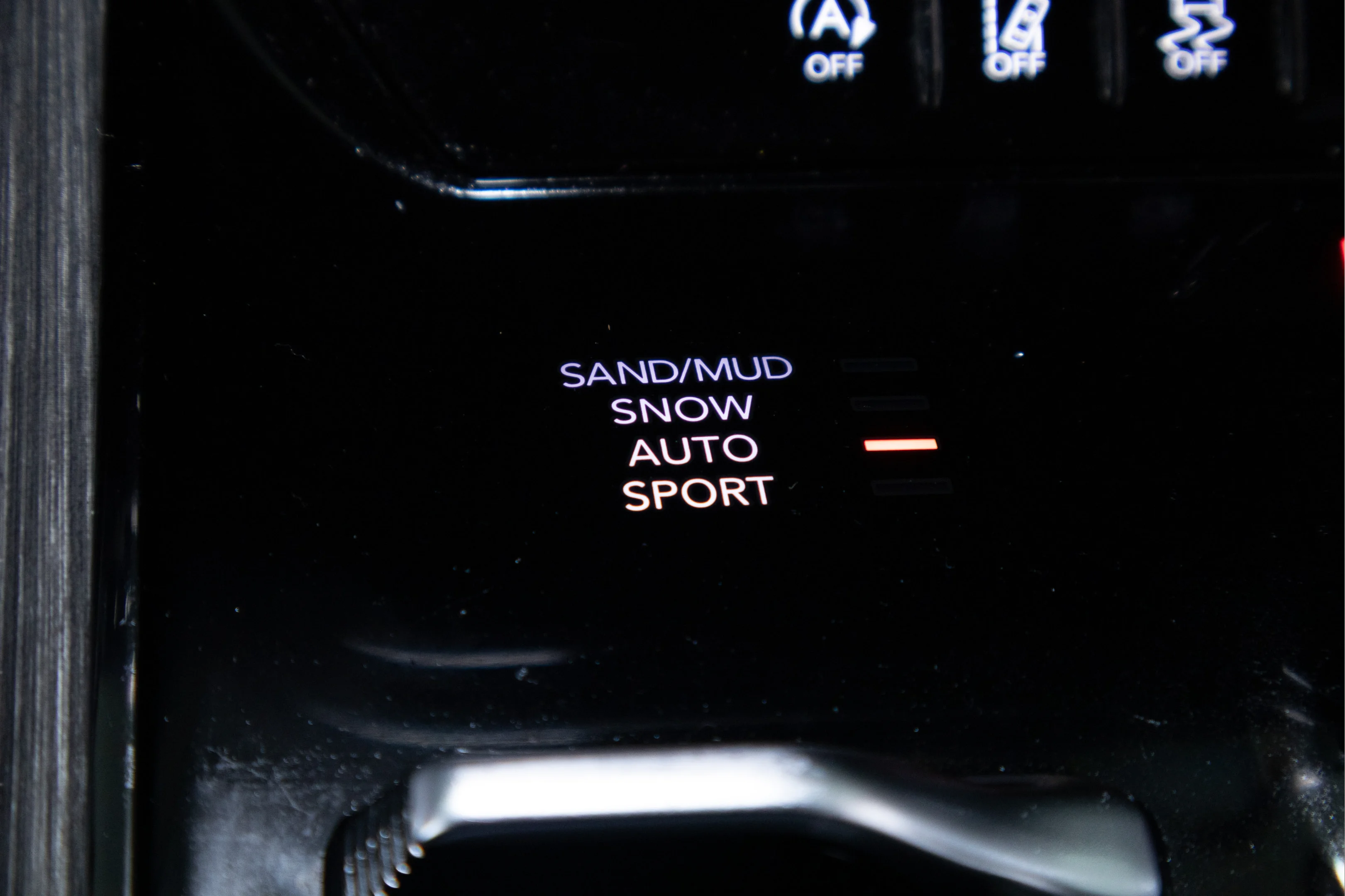 Used 2023 Diamond Black Crystal Pearlcoat Jeep Series II image 24