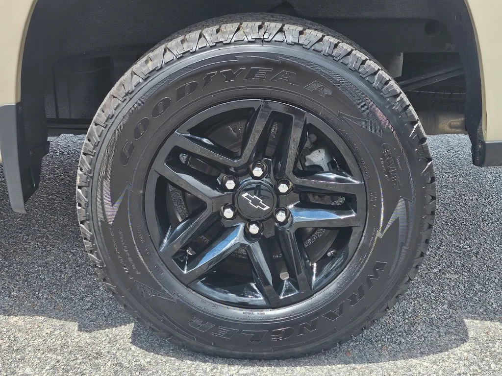 Used 2022 Sand Dune Metallic Chevrolet LT Trail Boss image 19