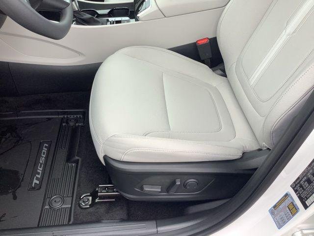 New 2026 White Pearl Hyundai SEL image 9