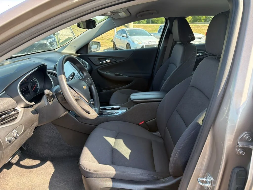 Used 2024 Mineral Gray Metallic Chevrolet LT image 9