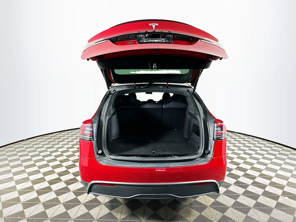 Used 2022 Red Multi-Coat Tesla  image 27