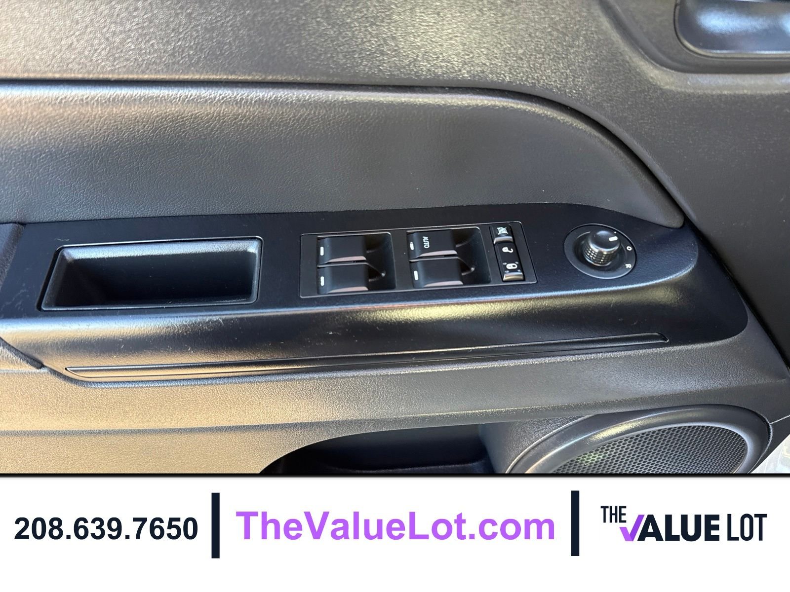 Used 2016 Silver Jeep Sport image 18