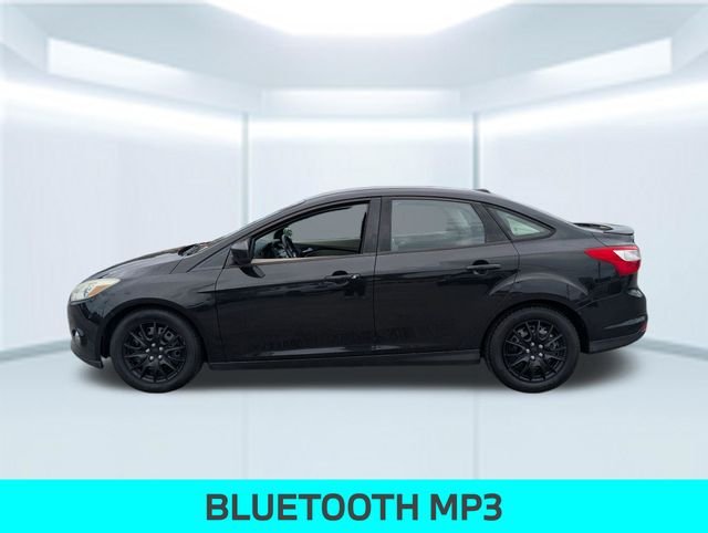 Used 2012 Black Ford SE image 2