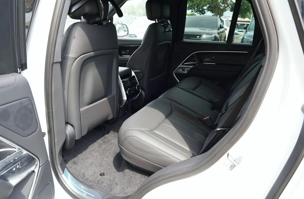 New 2026 Fuji White Land Rover SE image 35