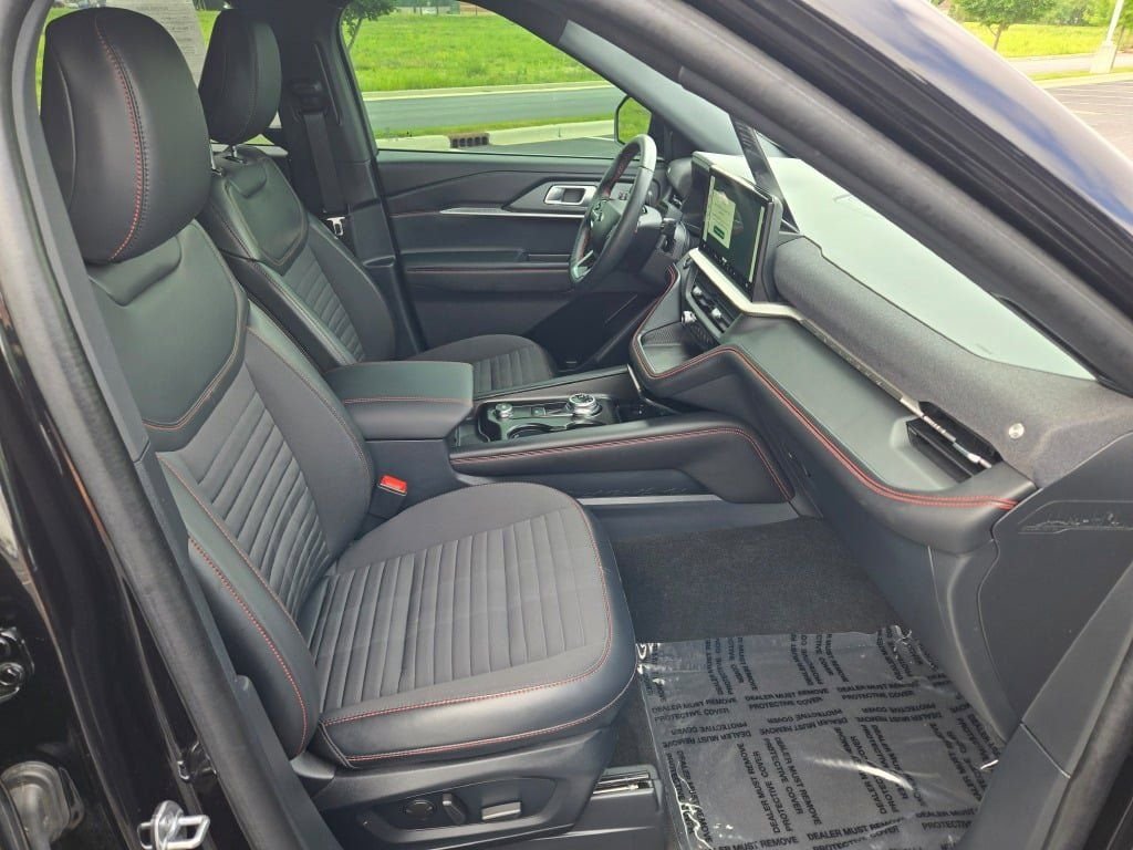 Certified Used 2025 Black Metallic Ford ST-Line image 7