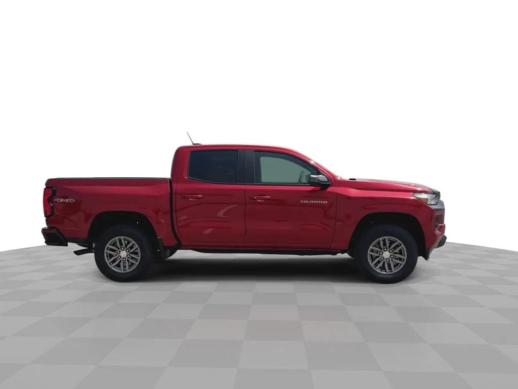 Used 2024 Radiant Red Tintcoat Chevrolet LT image 9