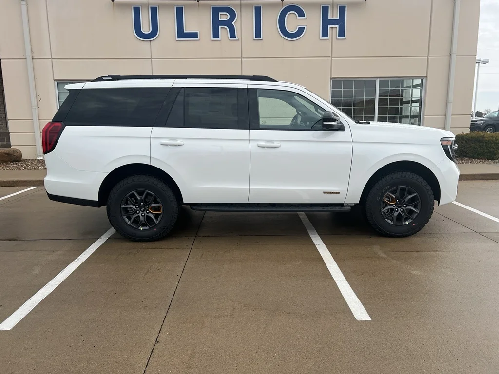 New 2026 Star White Metallic Tri-Coat Ford Tremor® image 11