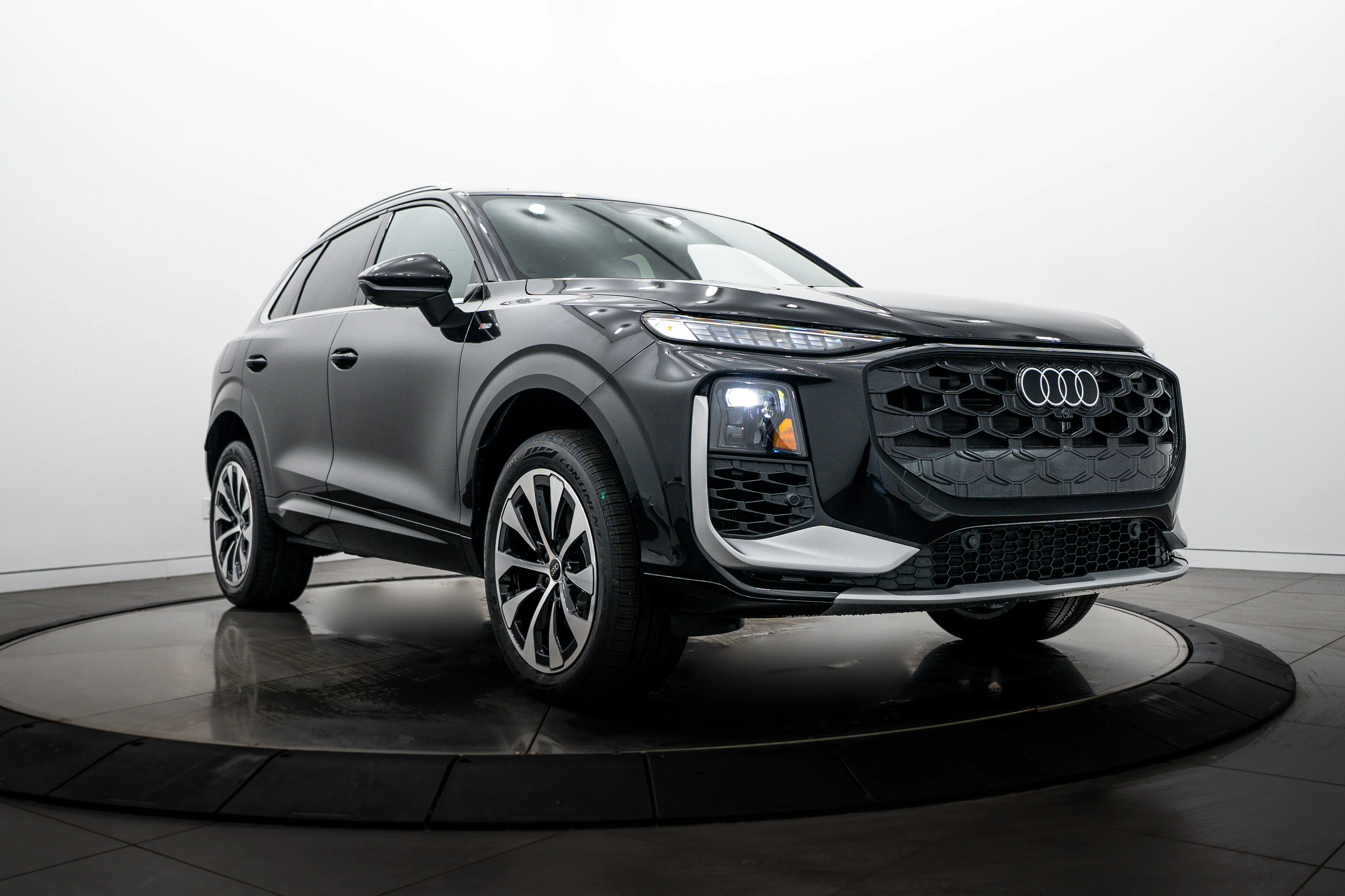 2026 Audi Q3 S line quattro's photo