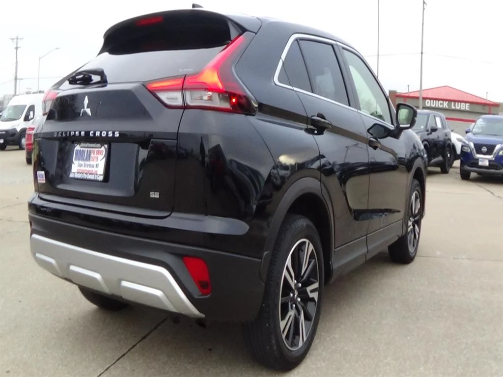 Certified Used 2024 Labrador Black Pearl (xl2) Mitsubishi SE image 6