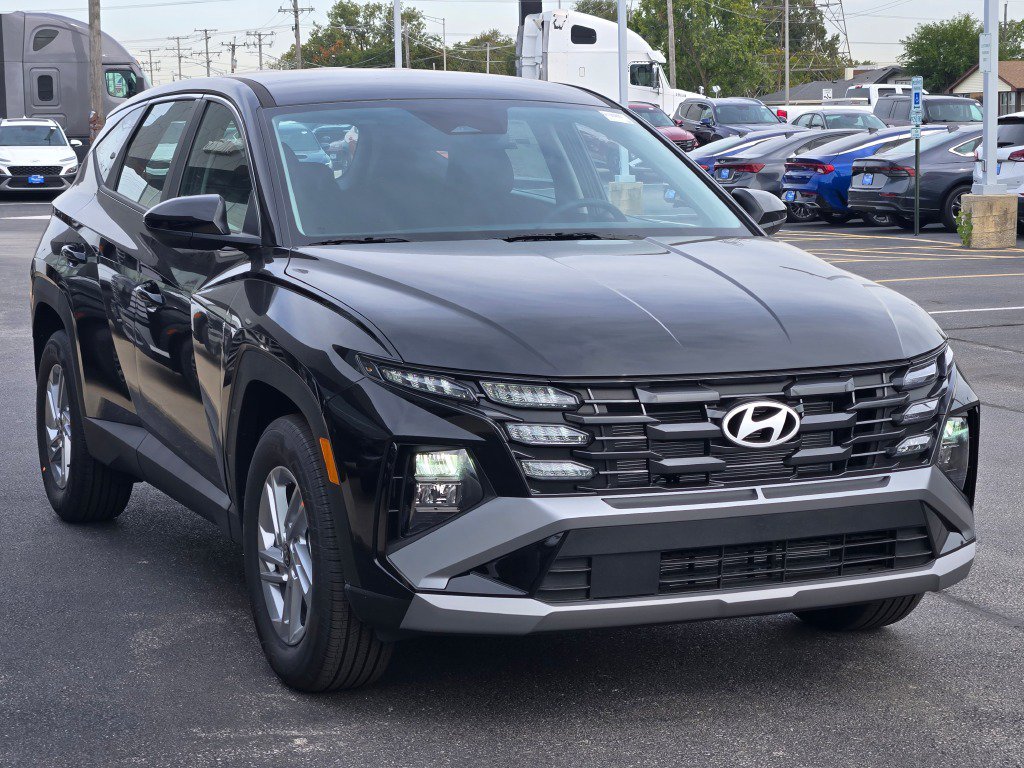 New 2026 Phantom Black Hyundai SE image 3