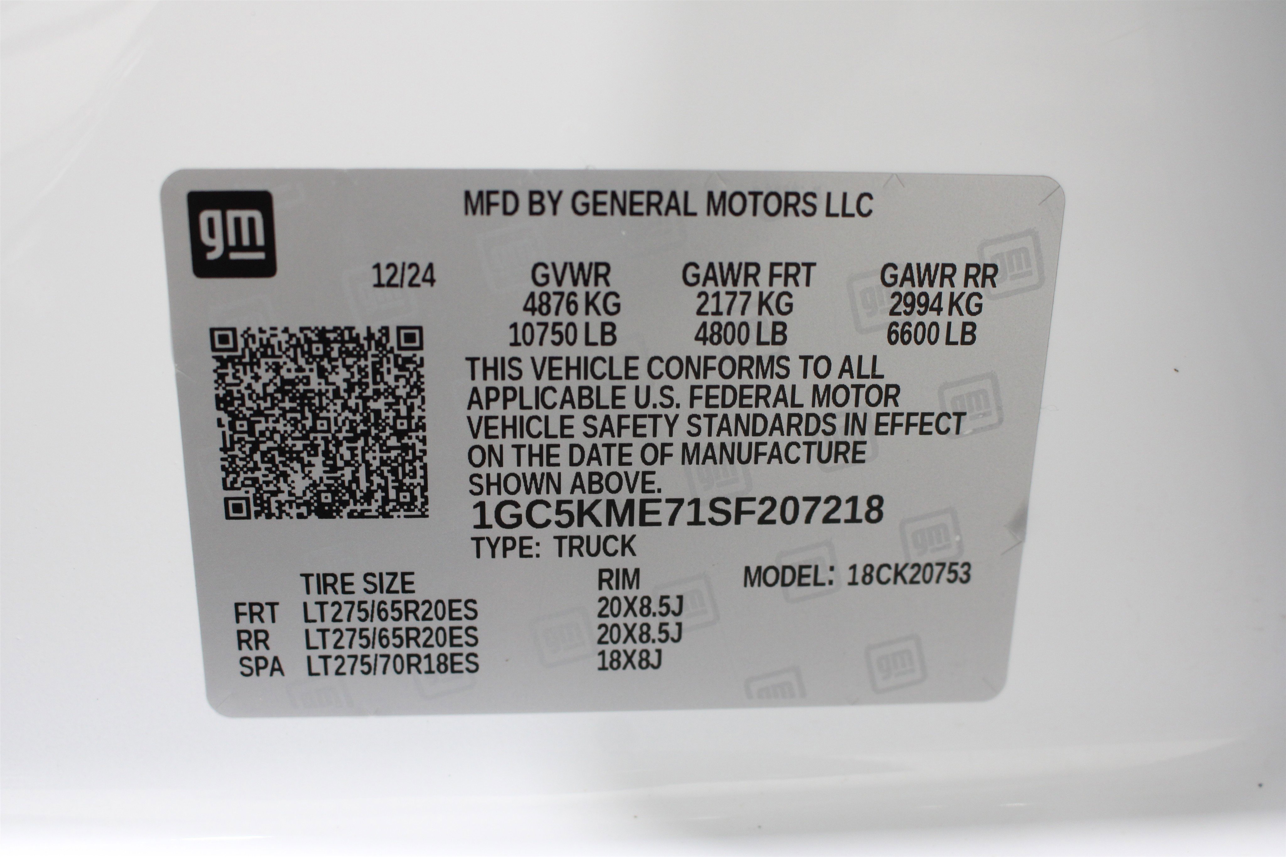 Used 2025 Summit White Chevrolet Custom image 38