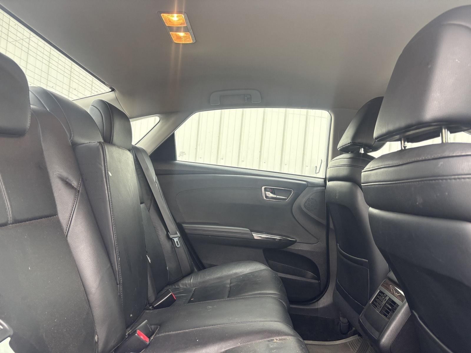 Used 2014  TOYOTA  image 22