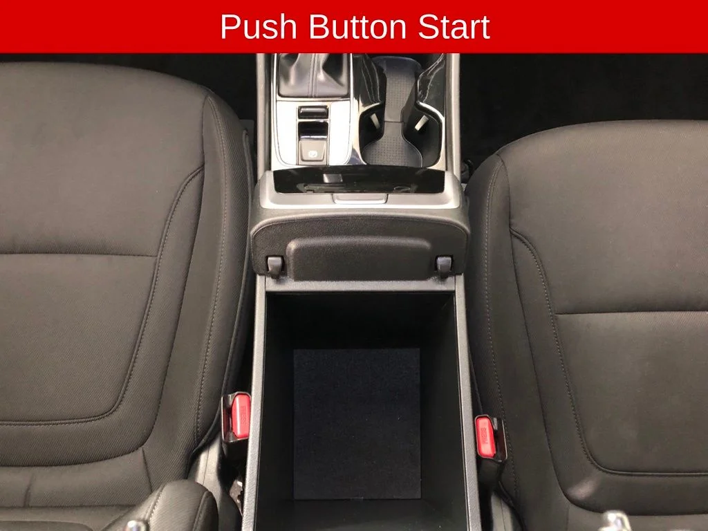 Used 2025 Silver Hyundai SEL image 9