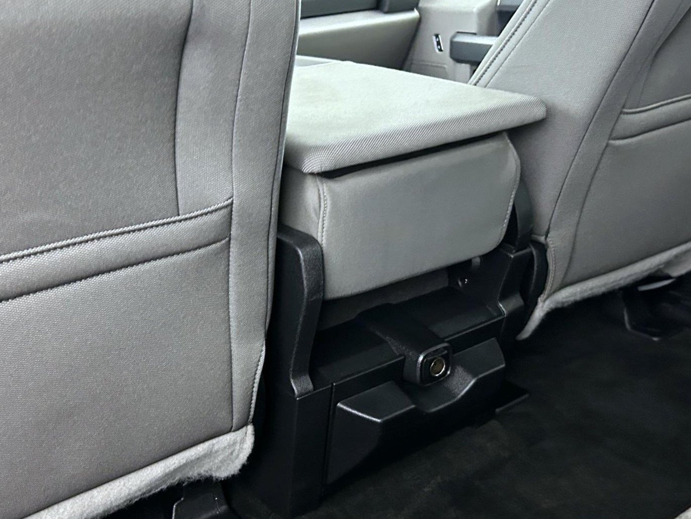 Used 2017 White Ford XLT image 21
