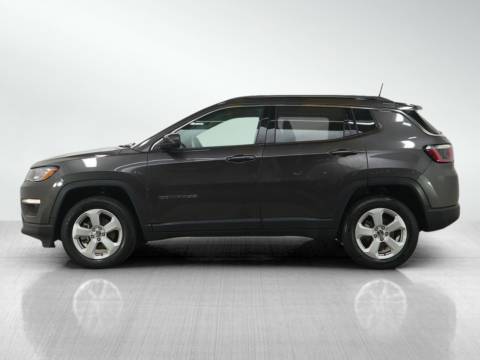 Used 2018 Jeep Compass Latitude with VIN 3C4NJDBB5JT201826 for sale in Minneapolis, Minnesota