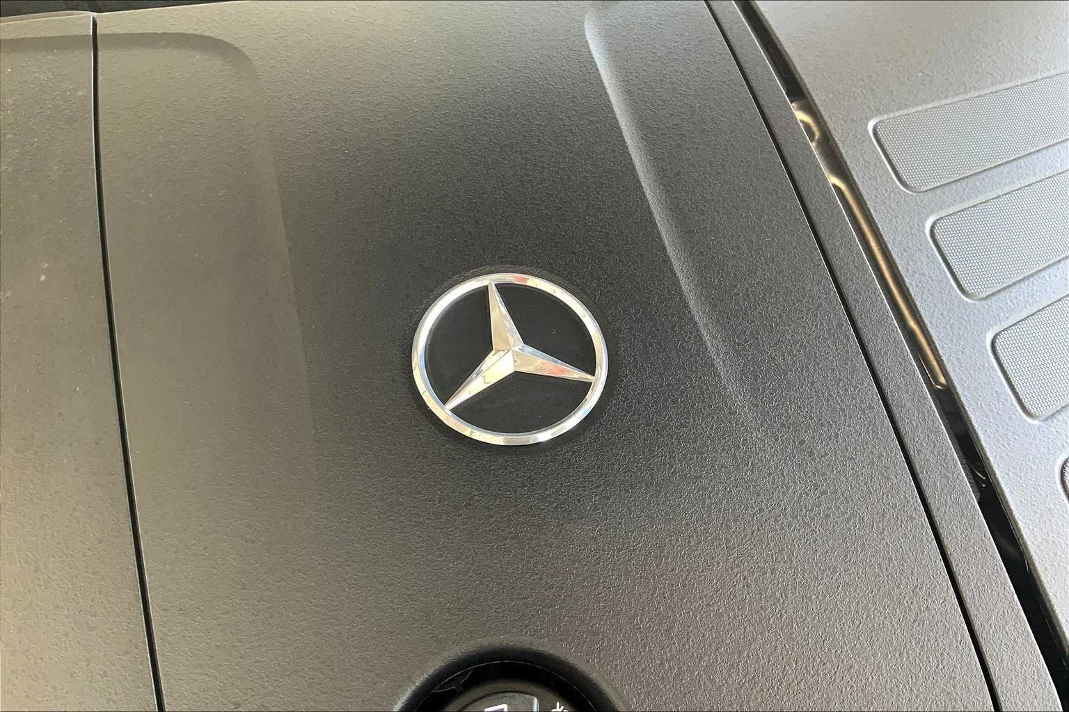 Certified Used 2022 Polar White Mercedes-Benz C 300 image 32