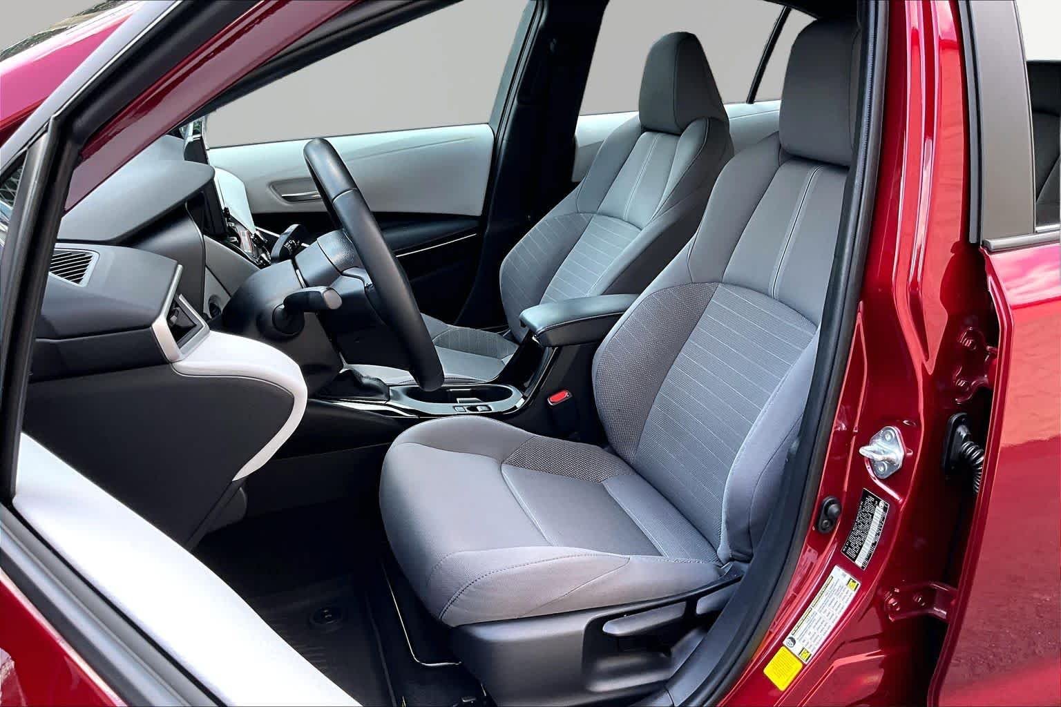 Used 2025 Ruby Flare Pearl Toyota SE image 8