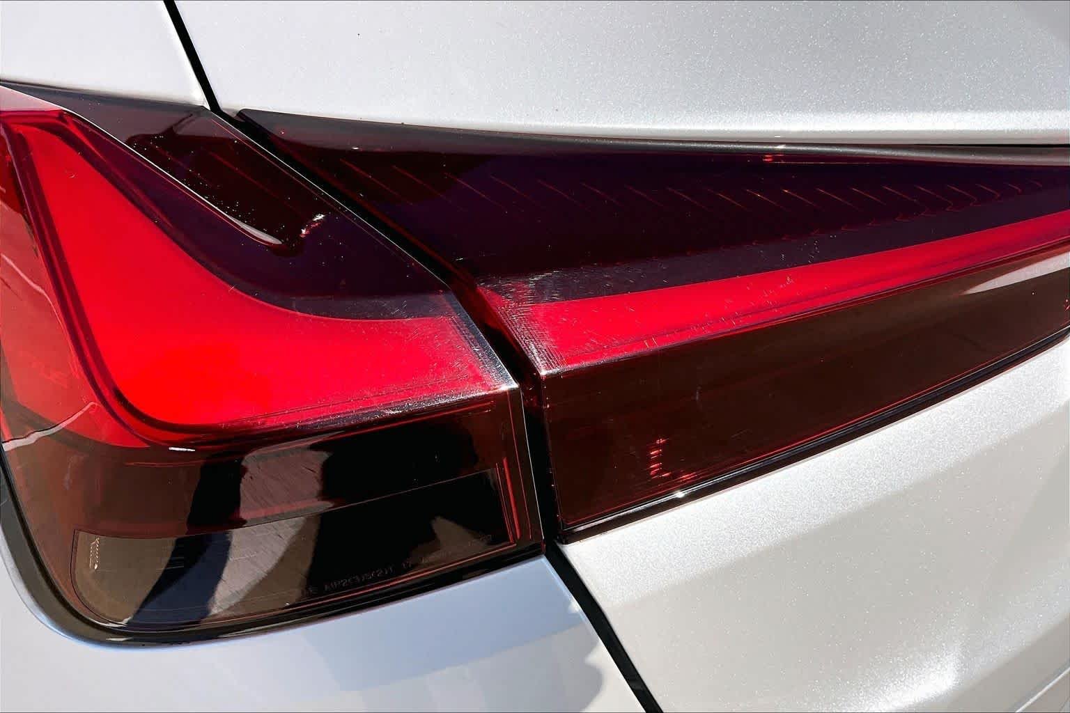 Used 2019 Eminent White Pearl Lexus Luxury image 29