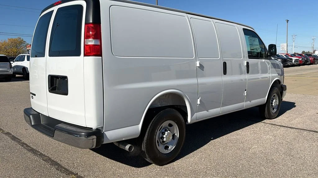 2025 Chevrolet Express Cargo Work Van - Photo 3