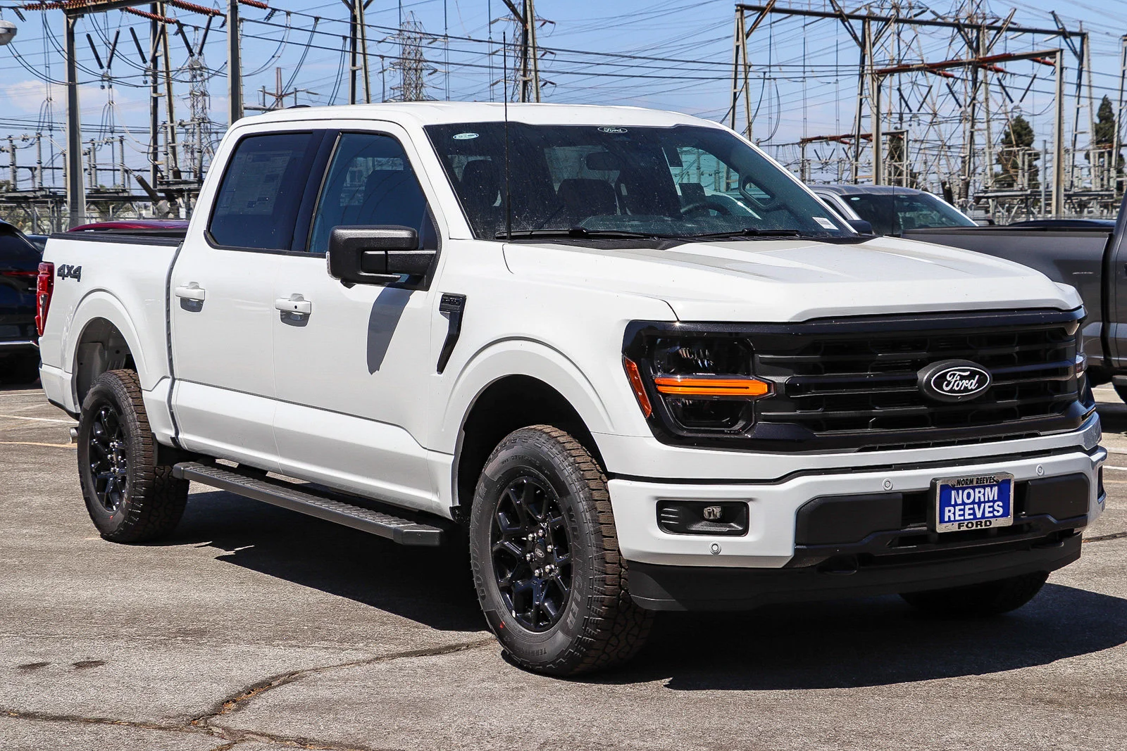 New 2026 Oxford White Ford XLT image 3
