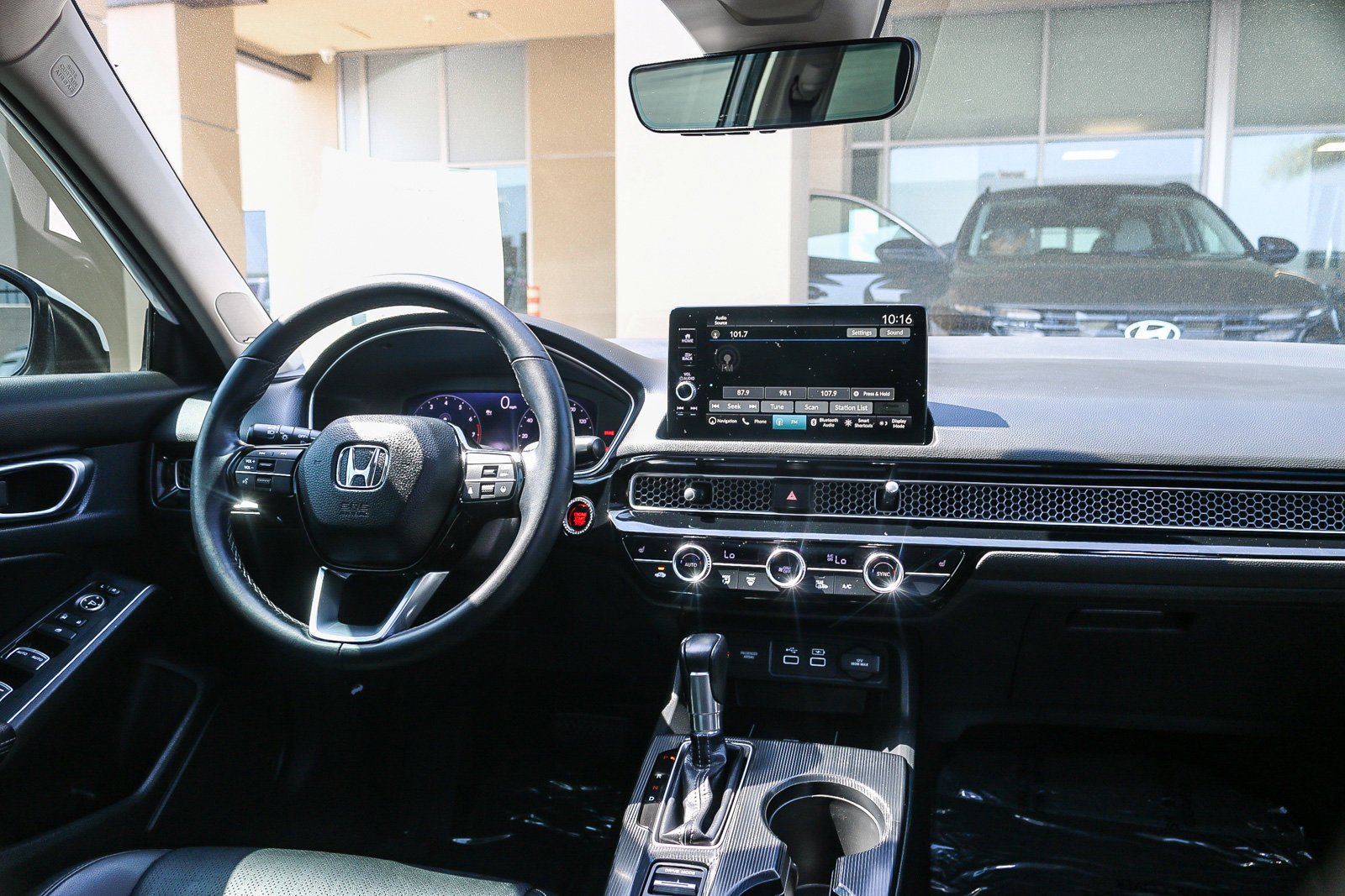 2022 Honda Civic Touring - Photo 12
