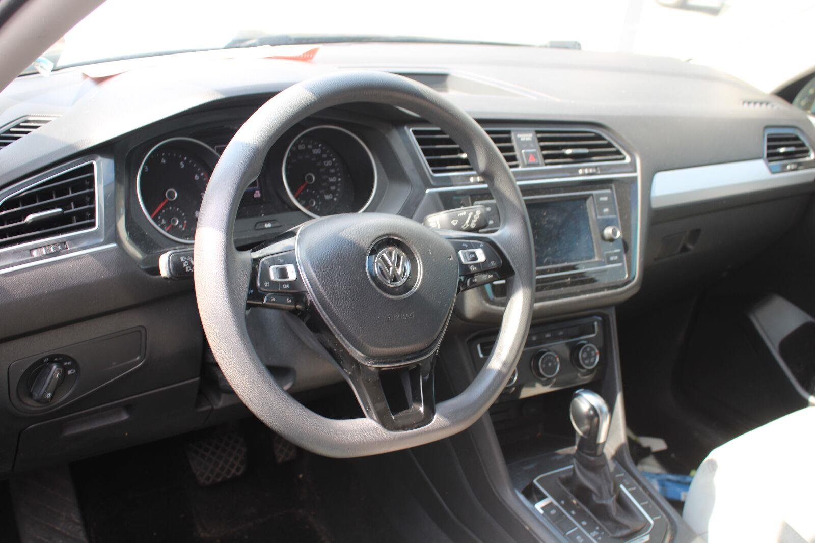 Used 2018 Deep Black Pearl Metallic Volkswagen S image 9