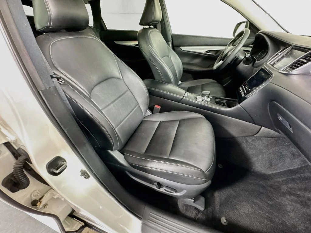 Used 2020 White INFINITI ESSENTIAL image 34