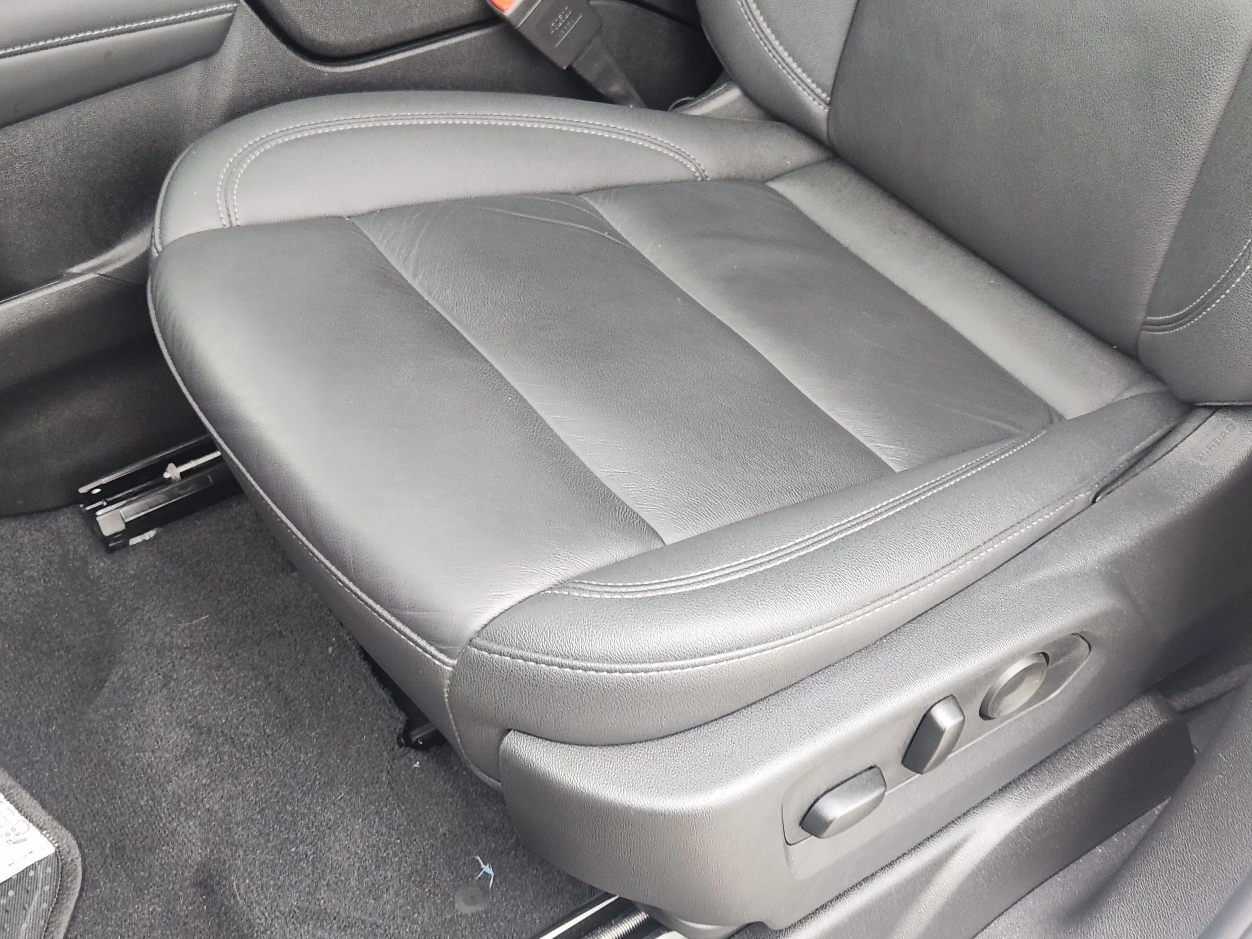 Used 2025 Iridescent Pearl Tricoat Chevrolet Z71 image 25