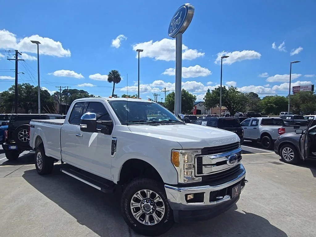 2017 Ford F-250 XLT 4x4 SuperCab 8' Box's photo
