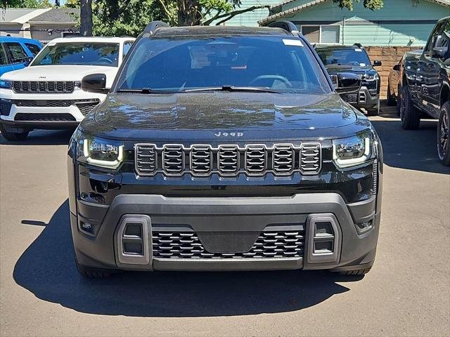 New 2026 Diamond Black Crystal Pearl-Coat Exterior Paint Jeep Laredo image 2