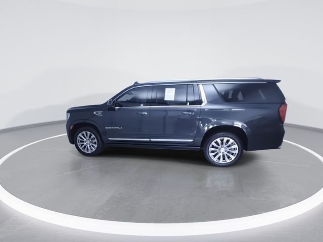 Used 2022 Green GMC Denali image 7