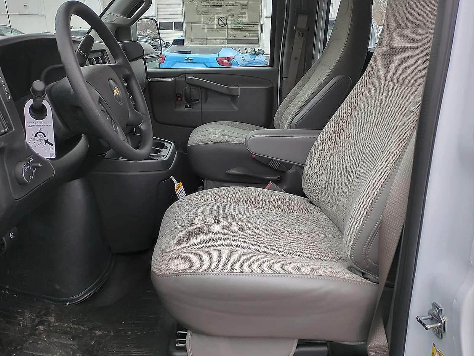 2025 Chevrolet Express Cargo Work Van - Photo 23
