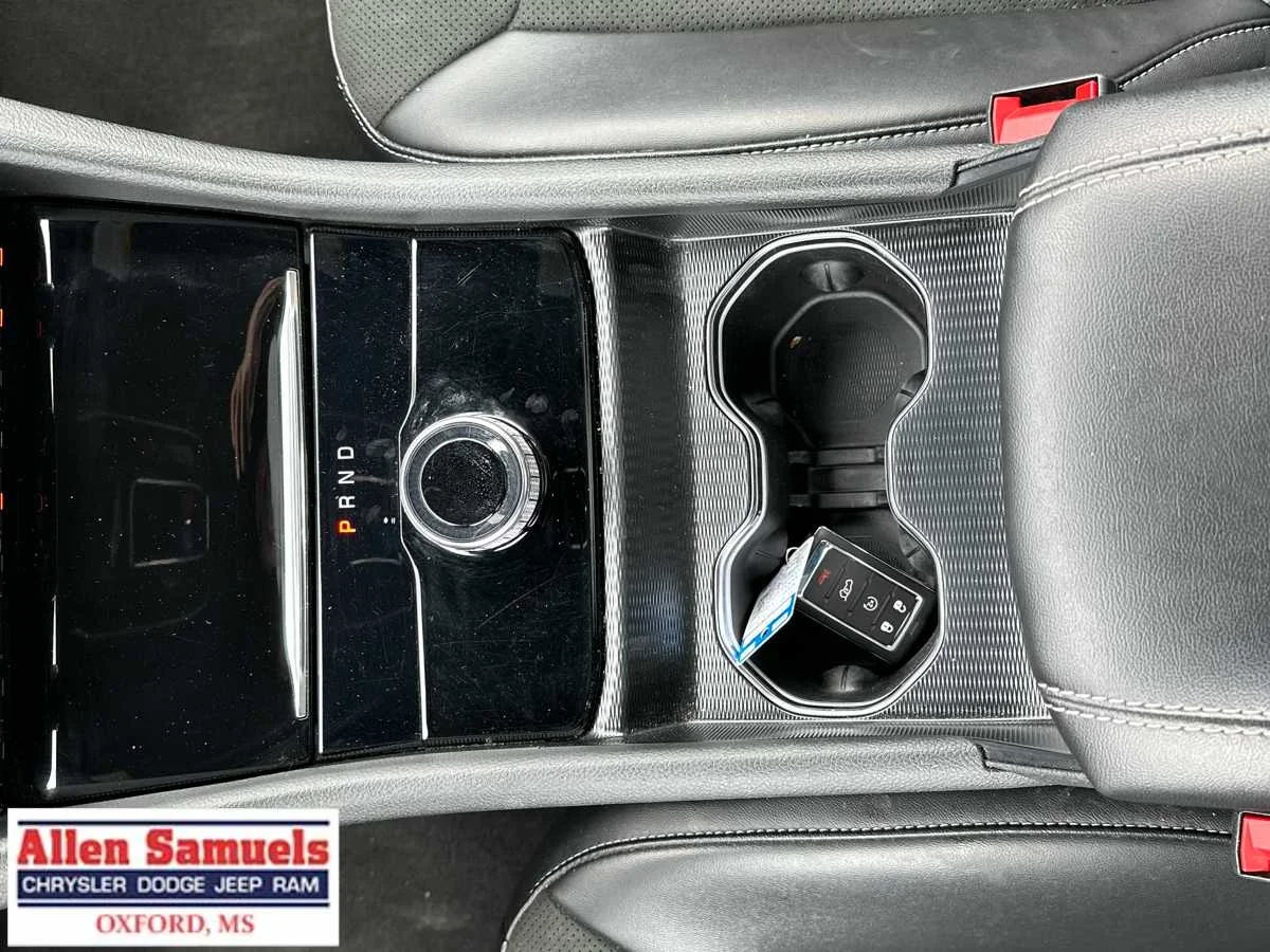Used 2025 Bright White Clearcoat Jeep Altitude image 28