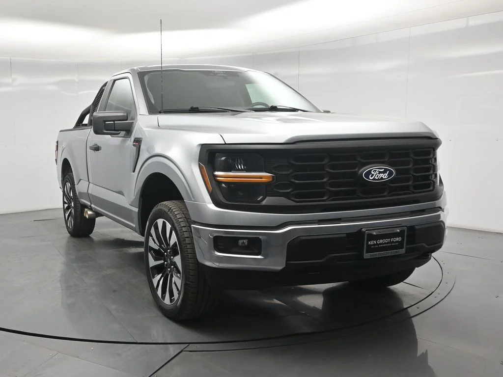 Used 2024 Silver Ford XL image 21