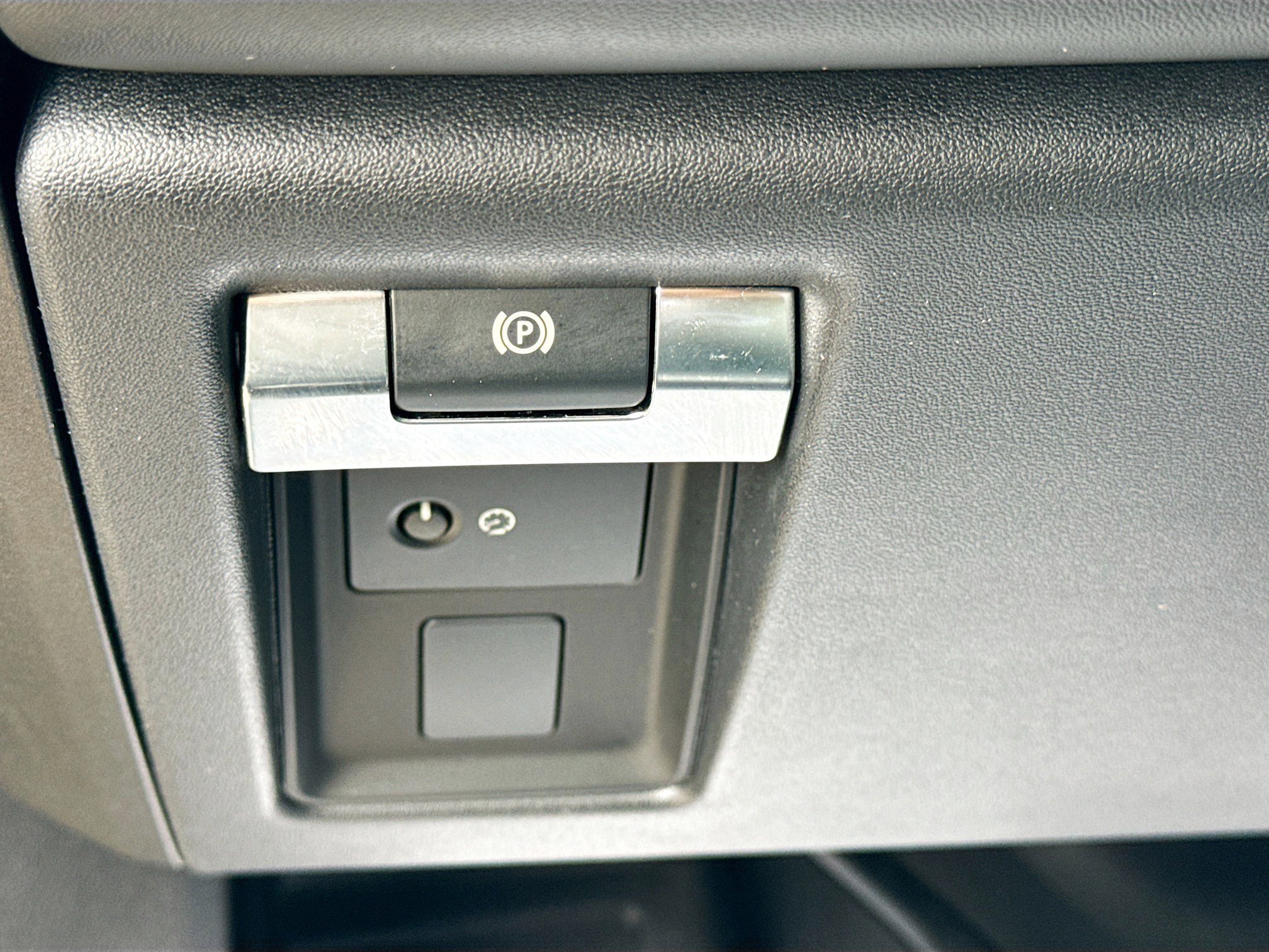 Used 2023 Carpathian Gray Premium Metallic Land Rover Carpathian Edition image 35