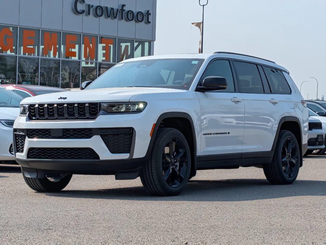 New 2026 White Jeep Altitude - - 4X4 - Power Sunroof - Trailer Tow Pkg - 20 Black Wheels - Remote Start & More! image 4