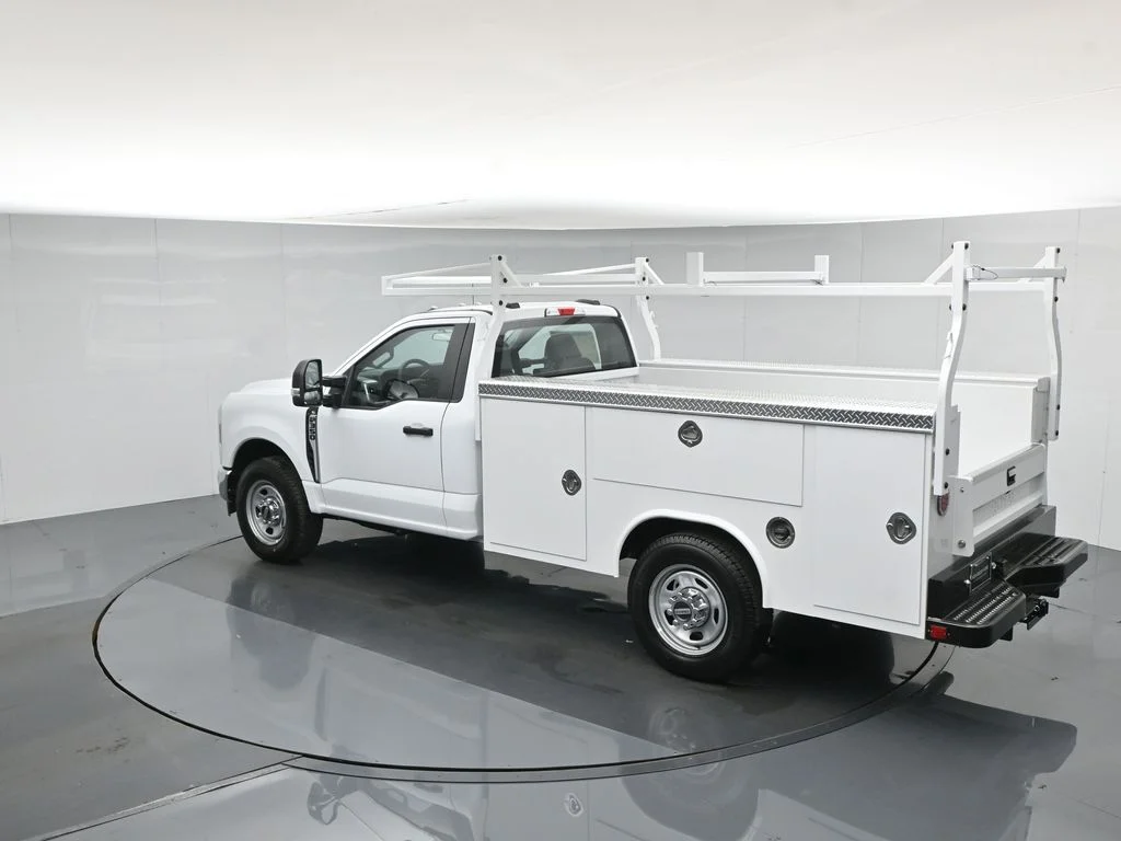 New 2026 Oxford White Ford XL image 44