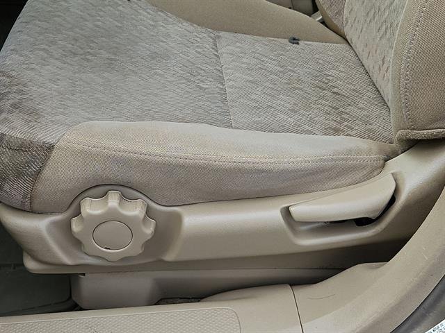 Used 2006 Gold Honda LX image 24