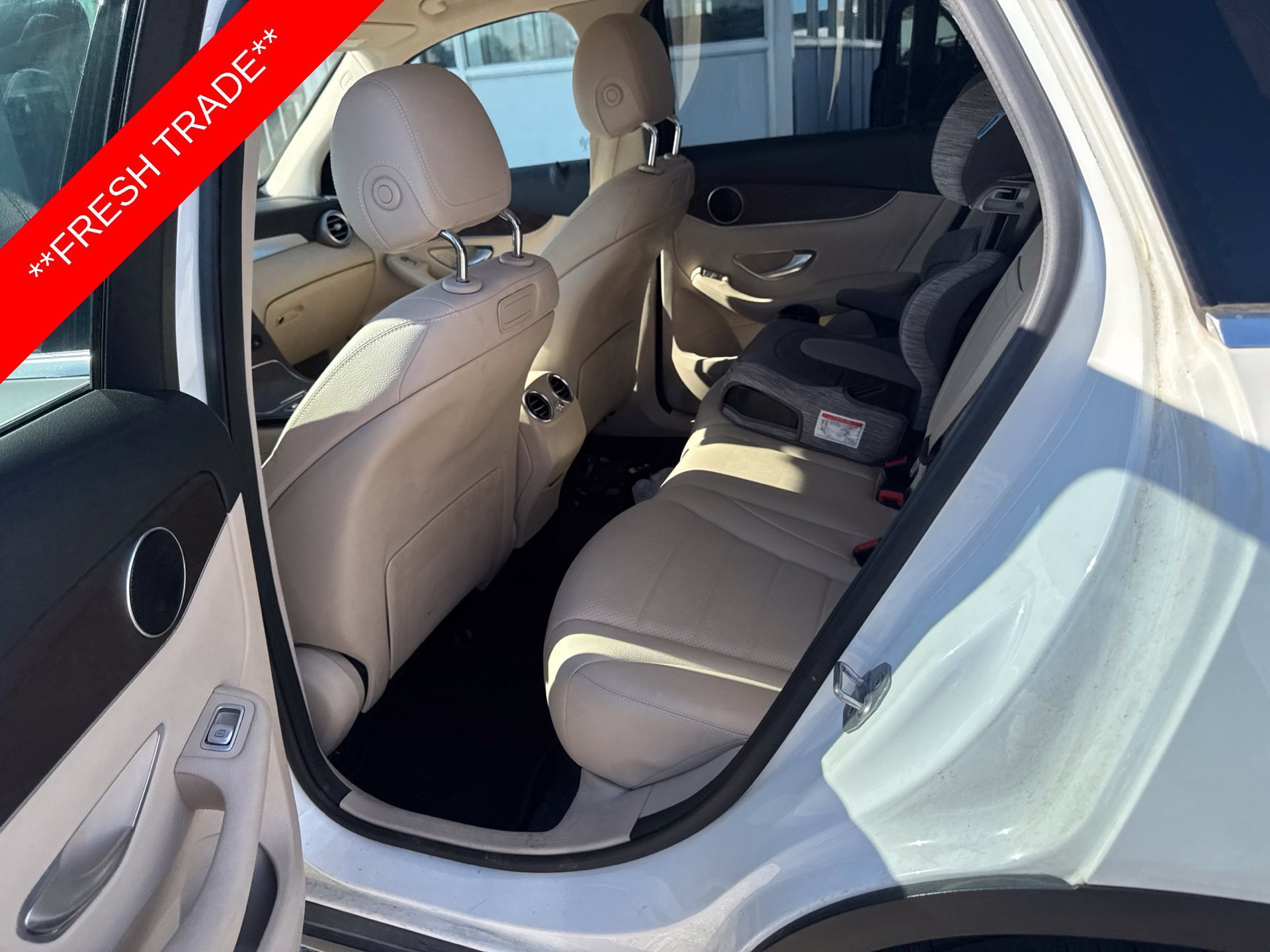 Used 2019 White Mercedes-Benz GLC 300 image 8