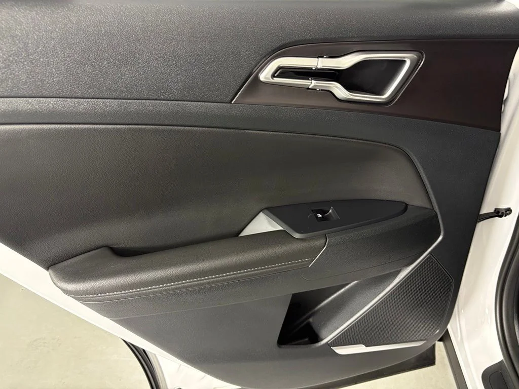 New 2026 Glacial White Pearl Kia EX image 36