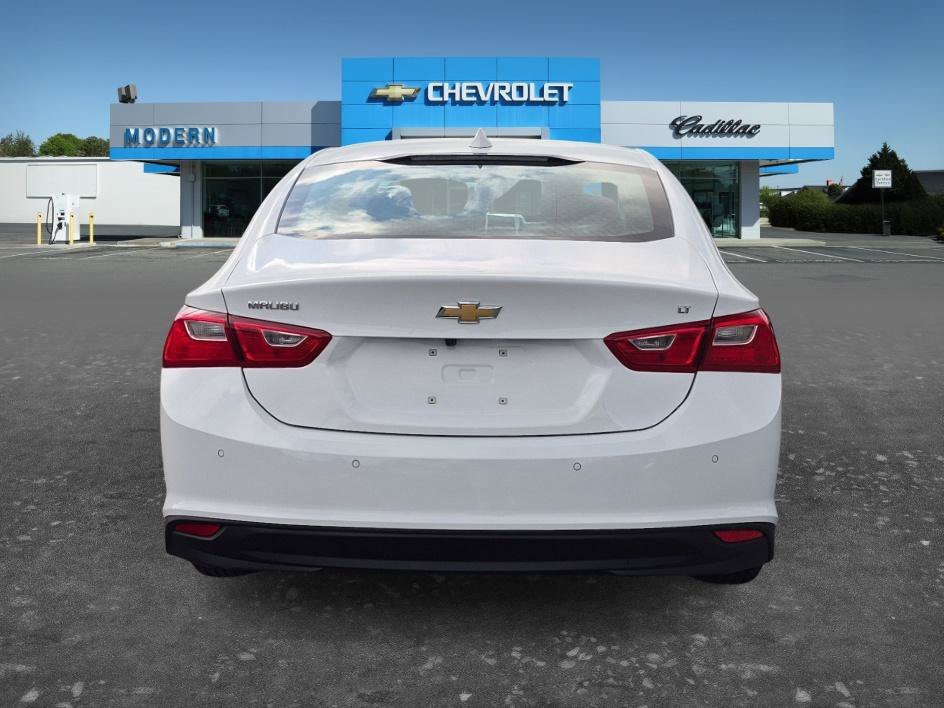 Used 2024 Summit White Chevrolet LT image 4