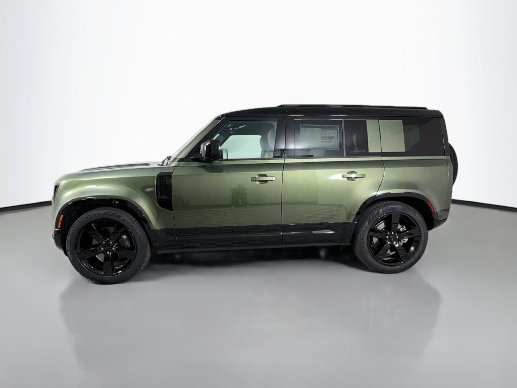 New 2026 Woolstone Green Land Rover X-Dynamic SE image 8