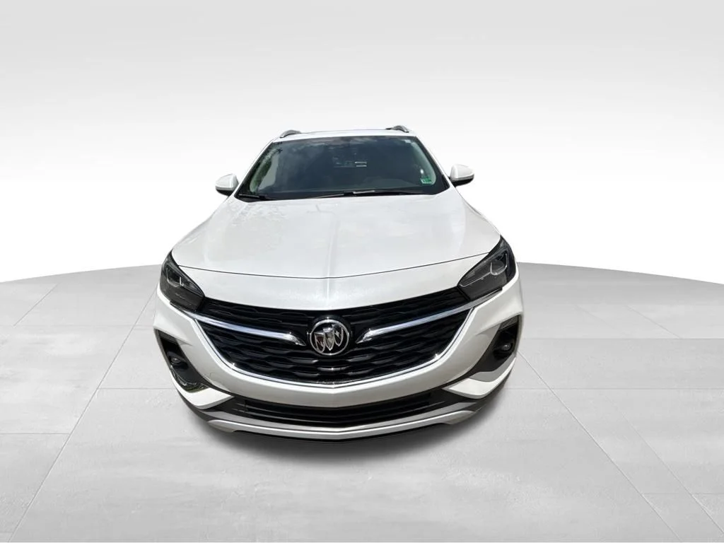 Used 2022 White Buick Essence image 2