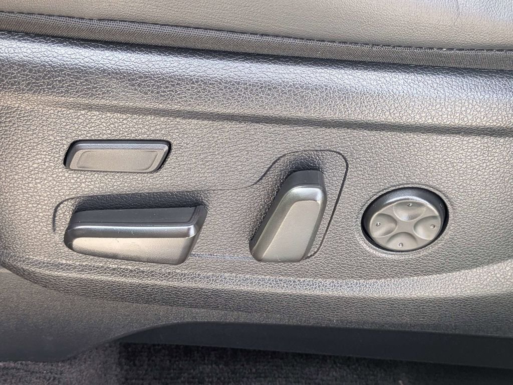 Used 2020 Silver Hyundai Limited image 21