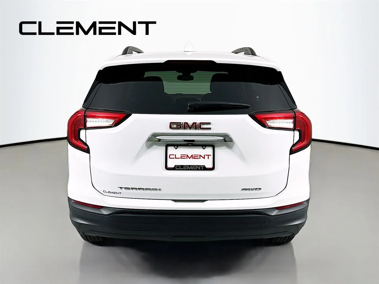 Used 2022 Summit White GMC SLE image 8